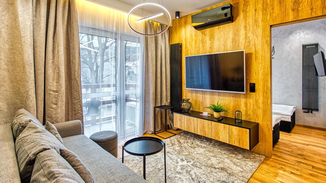 Apartment Wood Lux - 5d